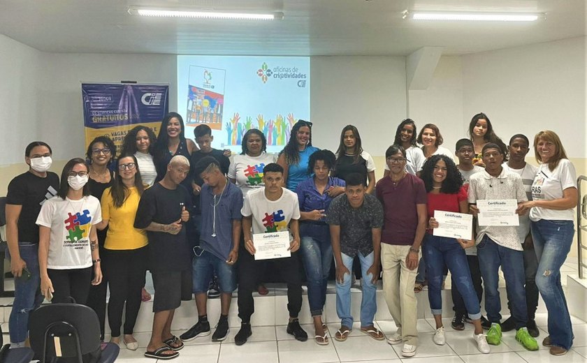 Jovem atendida pela Semas consegue emprego após cursos em parceria com o CIEE