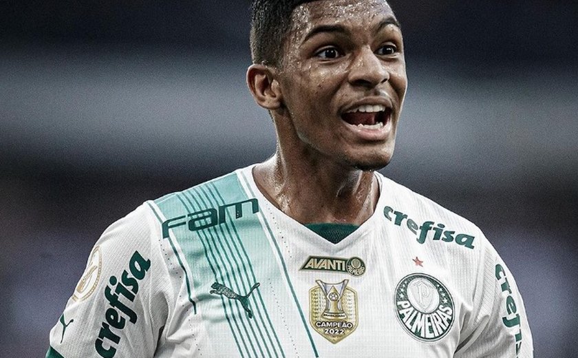 Luis Guilherme celebra efetivação no elenco profissional do Palmeiras: 'Agora troco resenha'