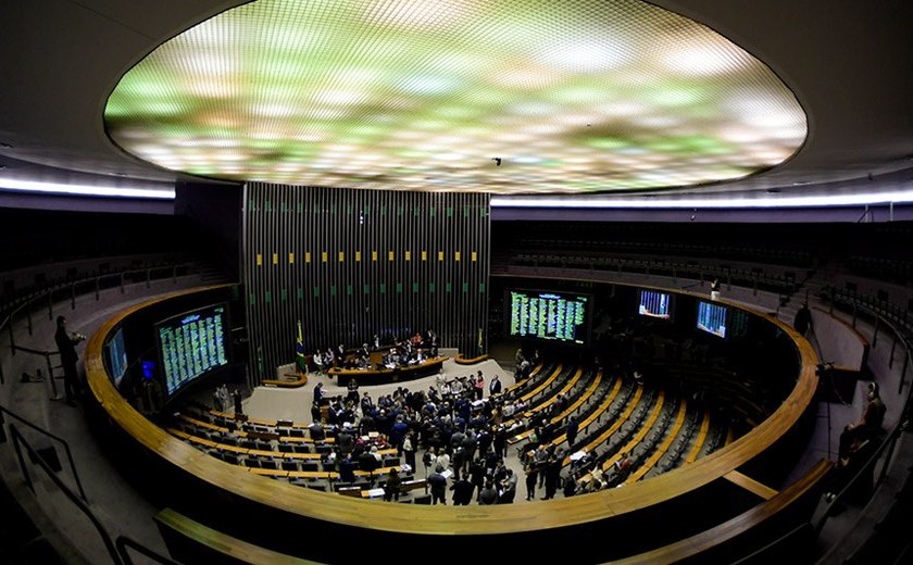 Congresso derruba parte do veto à nova Lei dos Agrotóxicos