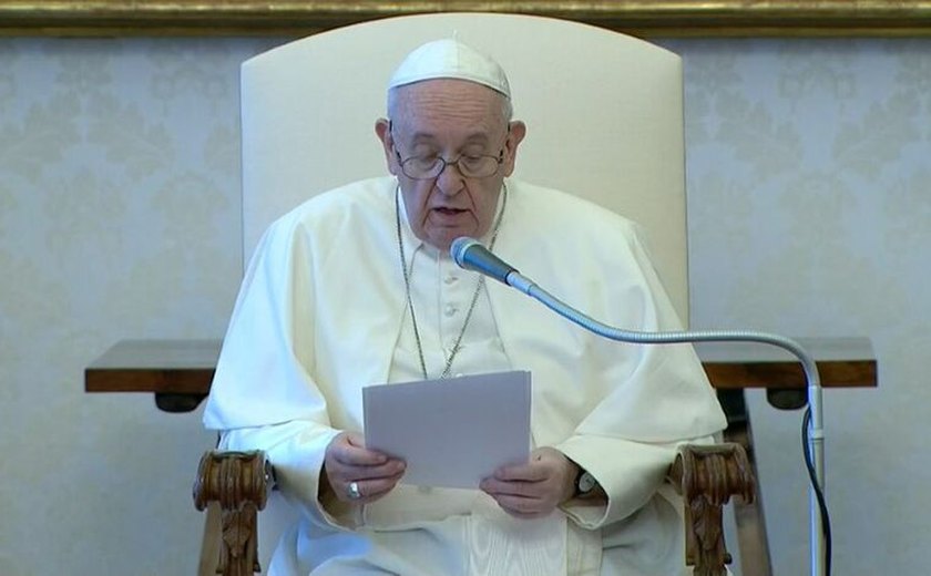 ‘Pensem nas crianças’, diz papa Francisco ao pedir o fim da guerra na Ucrânia