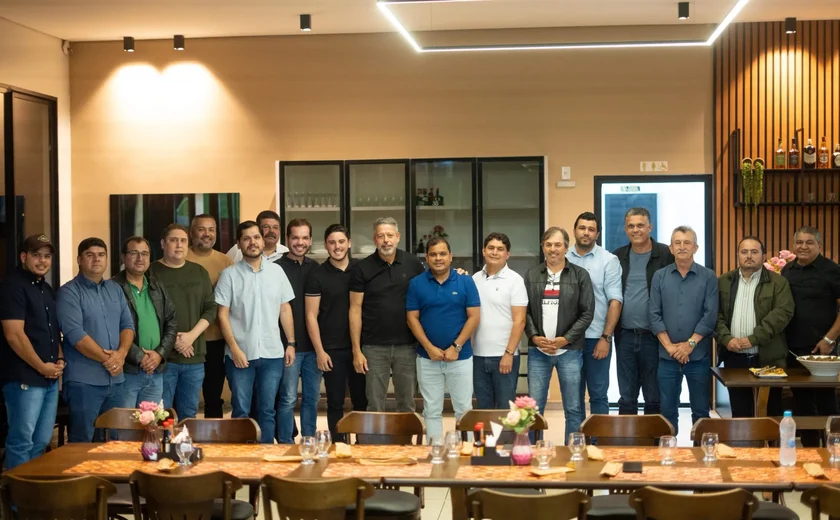 Blog do Kleverson: vereadores usam Arthur Lira para 'pressionar' prefeita de Palmeira