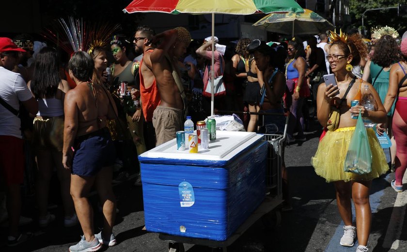 MPF e Defensoria buscam garantias para ambulantes no carnaval do Rio