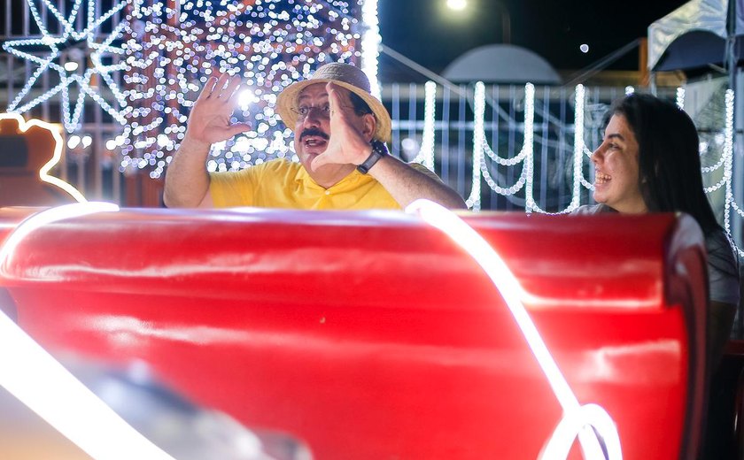 Secretária Gabriela Gonçalves e prefeito de Rio Largo vistoriam início dos preparativos para o Natal Luz 2021