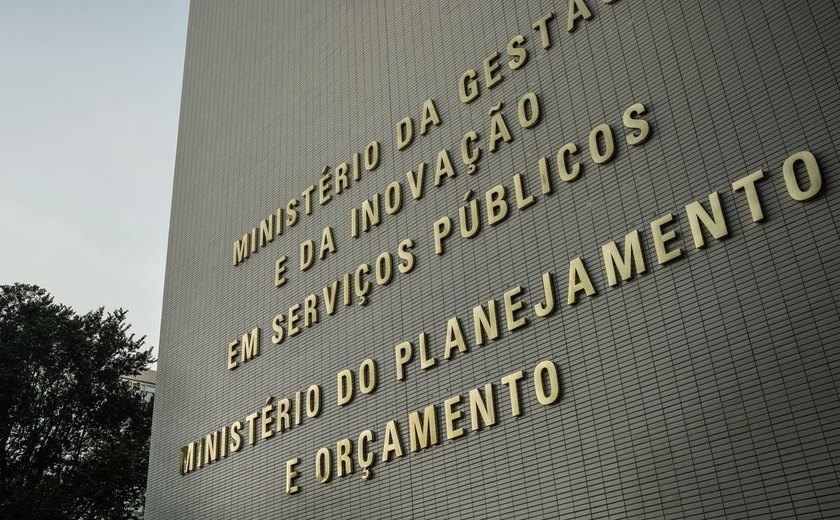 Governo restringe R$ 128 bilhões do orçamento federal até maio