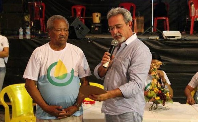 Pescador é homenageado por iniciativa em defesa do Rio São Francisco em Penedo