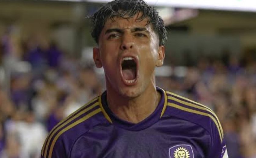 Facundo Torres, novo reforço do Palmeiras, chega em São Paulo para fazer exames médicos