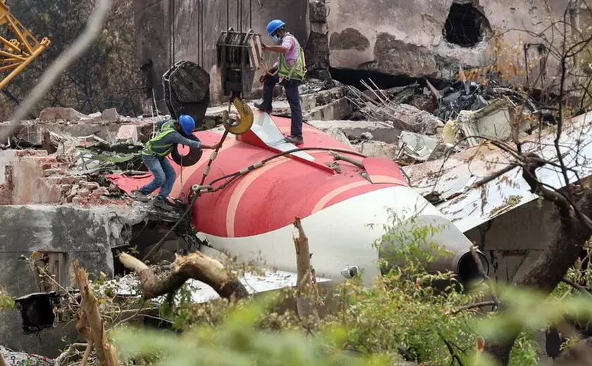 Índia recupera segunda caixa-preta de avião em Ahmedabad