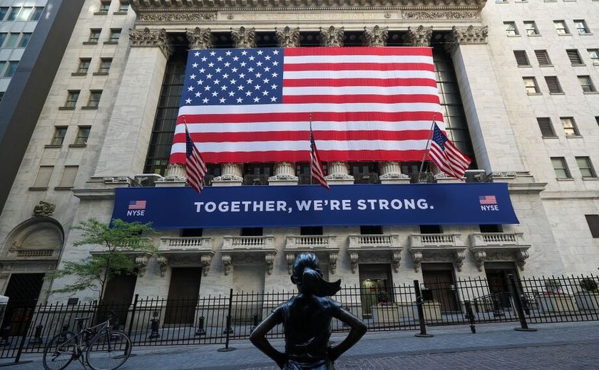Bolsas de NY fecham em alta, com Nasdaq e S&P 500 em níveis recordes antes de CPI e Fed
