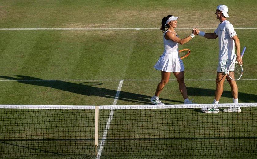 Luisa Stefani vai à final de duplas mistas no Torneio de Wimbledon