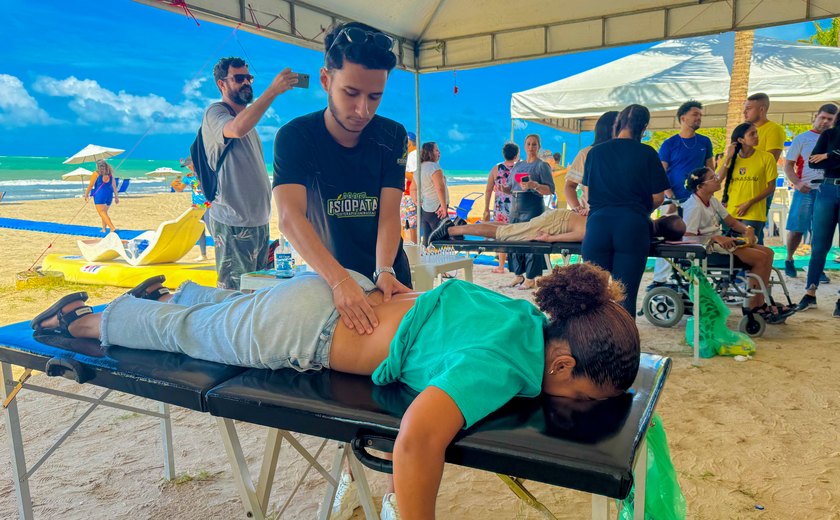 UNINASSAU Maceió leva lazer e saúde ao Arraiá do Praia Acessível