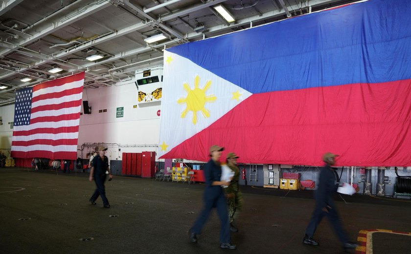 Militares dos EUA reimplantam sistemas de mísseis que ameaçam China nas Filipinas, diz mídia