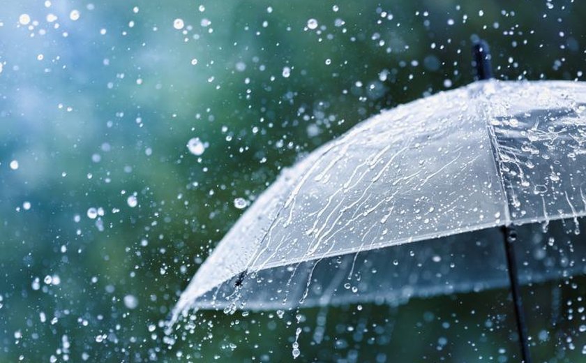 Alagoas tem dois alertas de chuva com risco de alagamentos e deslizamentos
