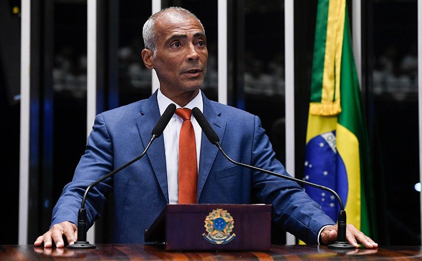 Do partido de Bolsonaro, Romário é pressionado por apoiadores do ex-presidente a votar contra Dino no STF