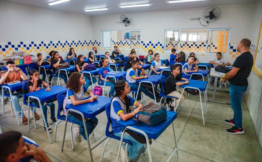 Volta às aulas: Com novas escolas, estudantes iniciam ano letivo da Rede Municipal