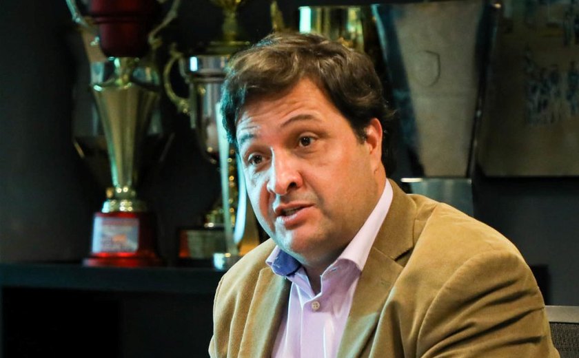 Presidente do Grêmio critica continuidade do Brasileiro com tragédia no Sul: 'Salvar vidas'