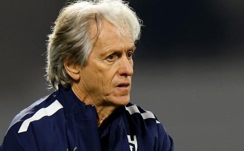 Visual renovado: Jorge Jesus, técnico do Al-Hilal, abandona os 'mullets' e surge de cabelos curtos