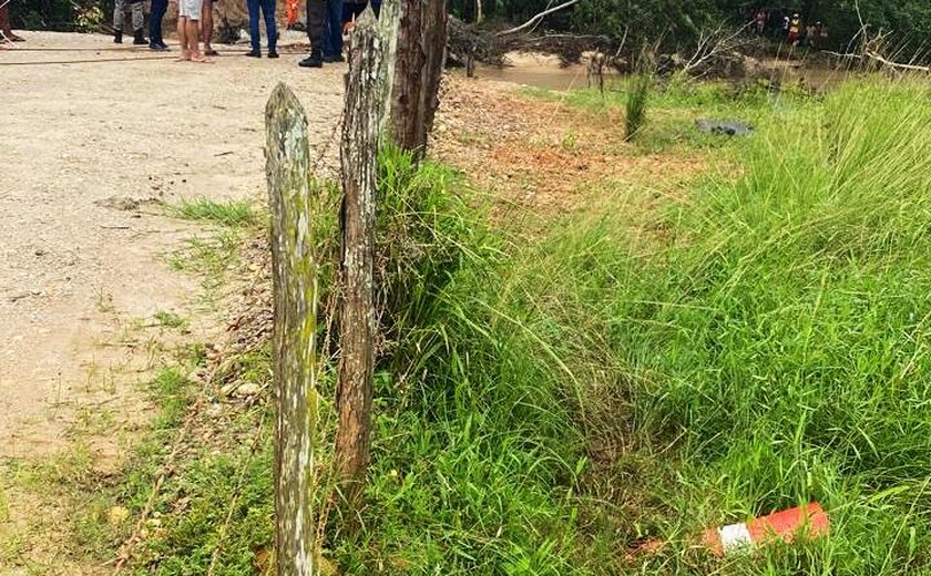 Local onde ocorreu acidente em ponte destruída pelas chuvas em Penedo estava sinalizado