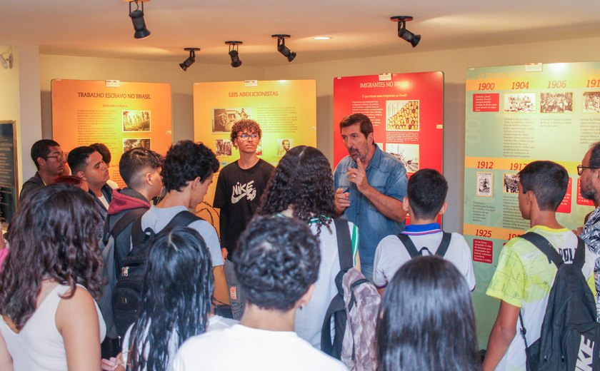 Estudantes da Escola Municipal Haroldo da Costa visitam memorial da Justiça alagoana