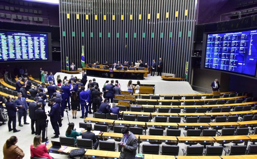 Congresso é reprovado por 35% dos brasileiros e aprovado por 18%, diz Datafolha