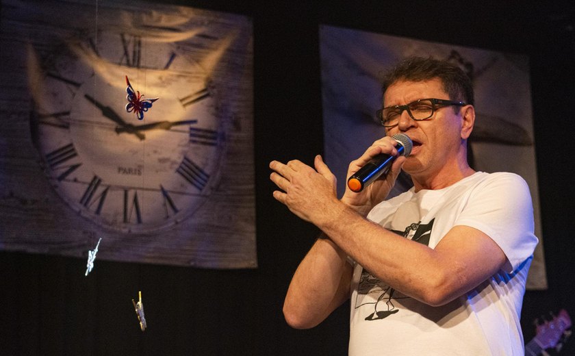 Marcos Farias lança terceiro álbum com músicas inéditas no Teatro Deodoro