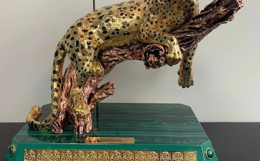 Haddad devolverá estátua de onça dada de presente por governo saudita