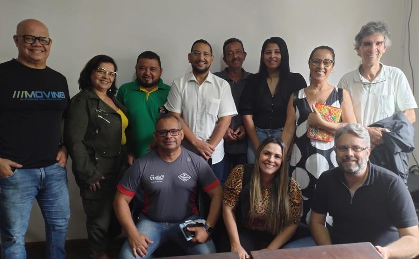 Turismo discute com entidades projeto de capacitação em língua espanhola
