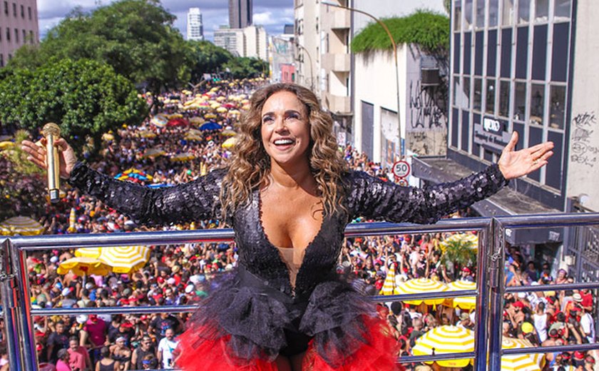 Daniela Mercury arrasta multidão no fechamento do carnaval em SP