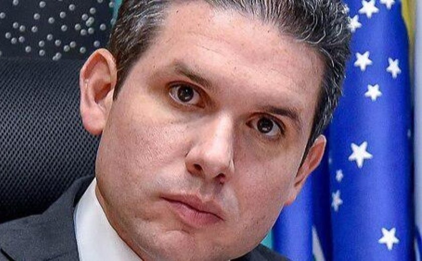 Hugo Motta aciona STF para validar suspensão de ação contra Ramagem aprovada pela Câmara