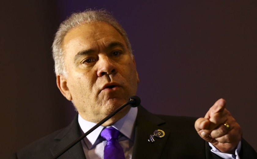 Ministro diz que contratos atuais já preveem vacinas atualizadas