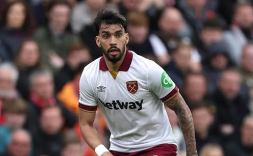 Lucas Paquetá chora ao receber cartão amarelo em partida do West Ham pelo Campeonato Inglês