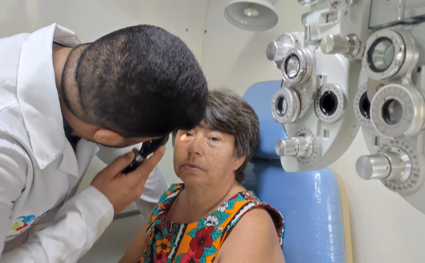 Beneficiários do Programa Sua Vida Com Um Novo Olhar realizam exames oftalmológicos e escolhem óculos