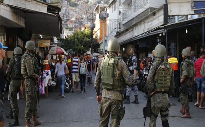 Forças Armadas voltam à Rocinha para apoiar a polícia em buscas na favela