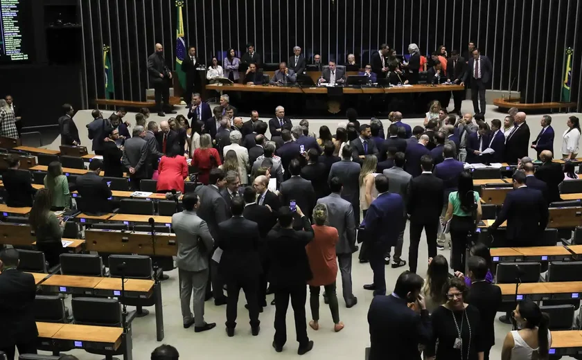 Congresso aprova alterações no Orçamento para facilitar apoio ao RS