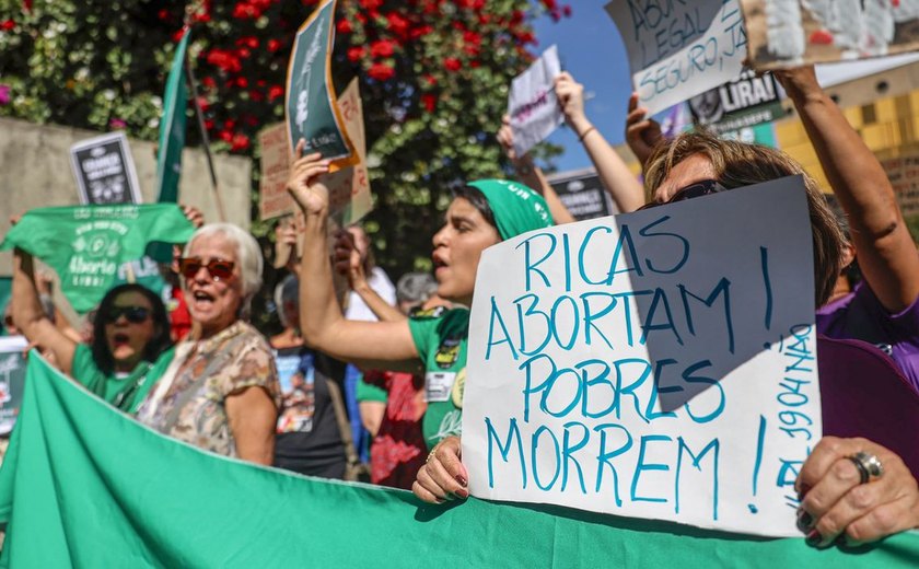 Observatório do SUS discute aborto legal e direitos reprodutivos