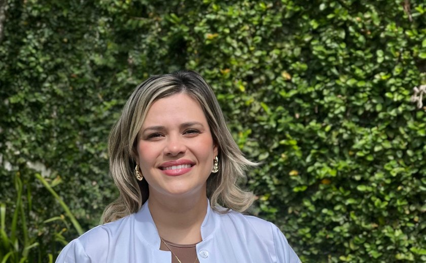 Professora do Cesmac é homenageada a Medalha de Honra ao Mérito Prof. Renato Gama 2025