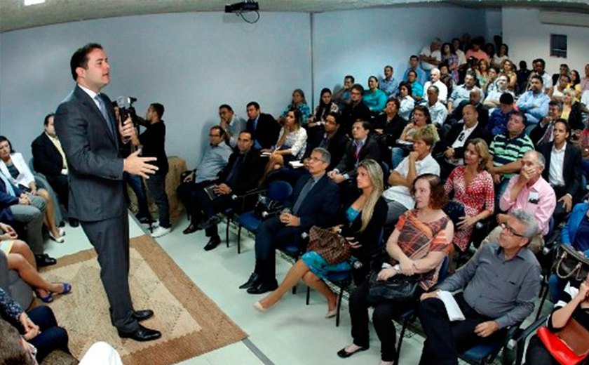 Renan Filho anuncia investimento e medidas de incentivo ao turismo