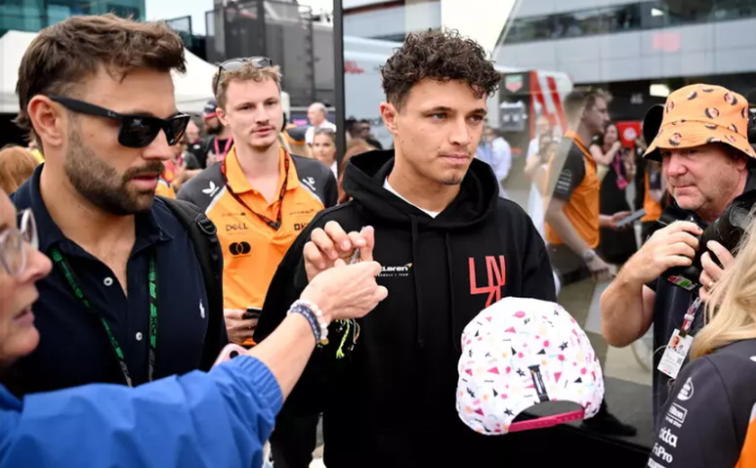 Norris supera Ferrari e lidera 2º treino livre em Silverstone