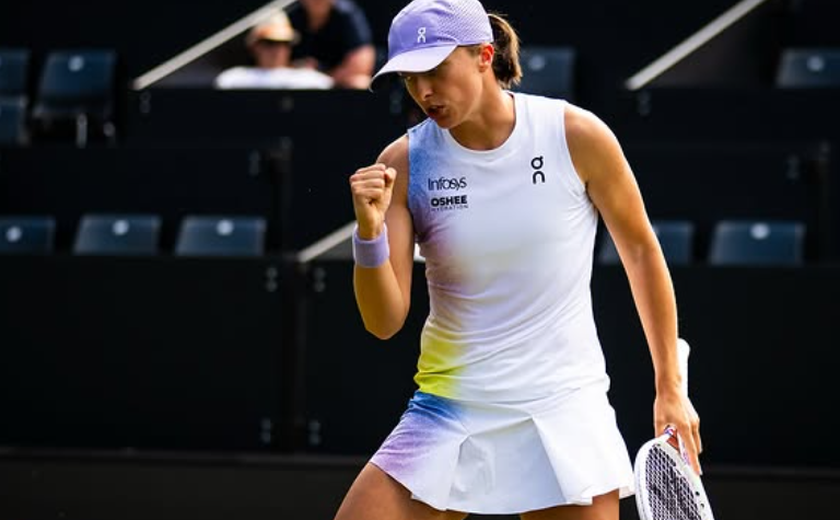 Swiatek arrasa Anisimova com duplo 6/0, conquista Wimbledon e encerra jejum de títulos