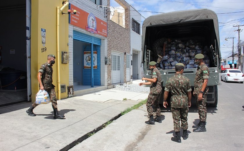 Sesc realiza entrega de cestas básicas arrecadadas por meio do Projeto Fome de Música