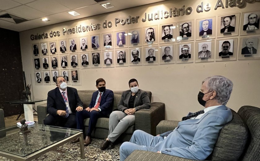 Em reunião, PGE e TJ tratam sobre registro do imóvel doado pelo Governo do Estado