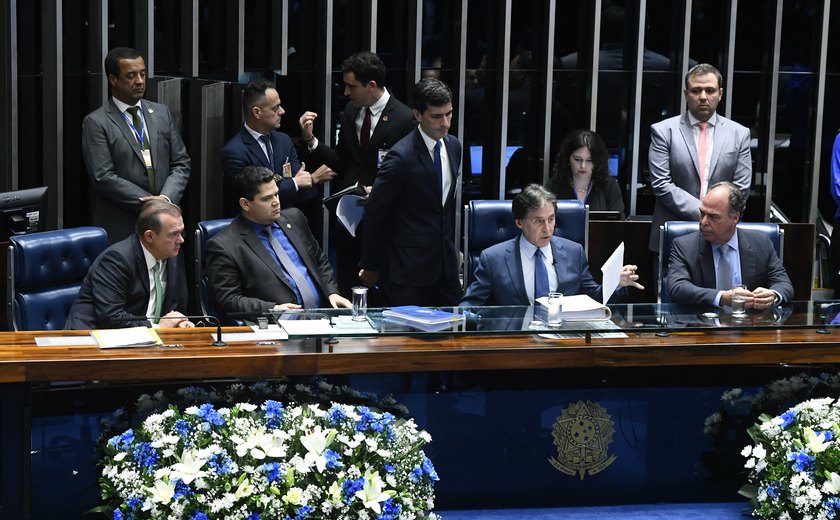 Senado aprova aumento dos salários de ministros do STF e PGR