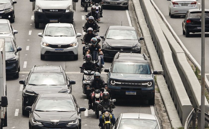 Associação de médicos alerta para riscos do uso de mototáxis em SP