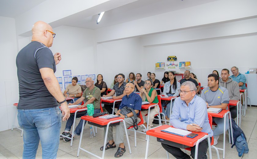 Núcleo de Línguas Estrangeiras de Maceió completa 25 anos mudando vidas