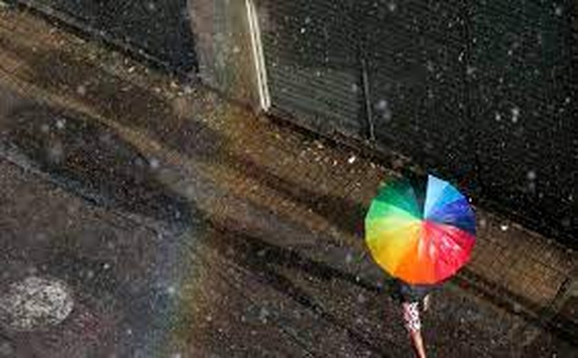 Por que não devemos tomar água da chuva (mesmo em meio à natureza)?