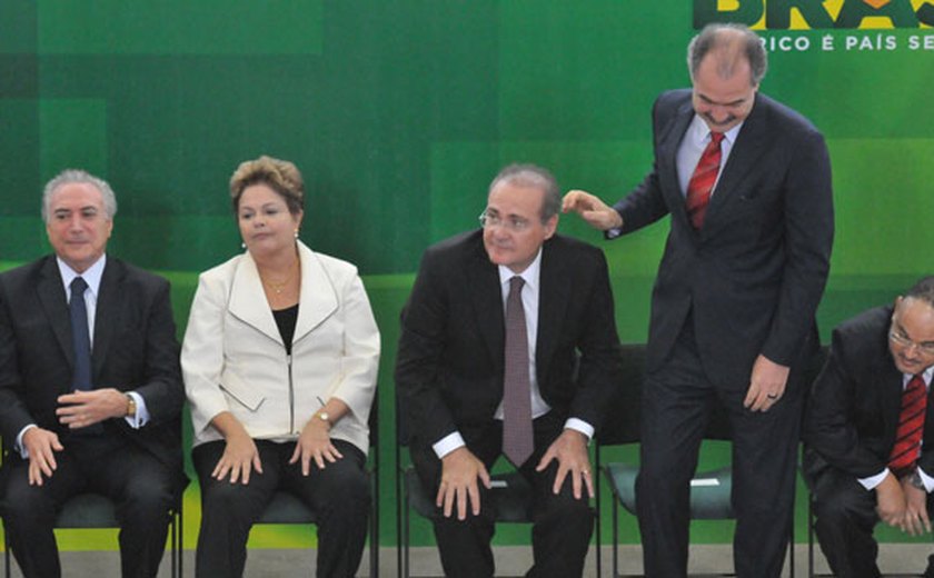 Dilma discute alianças regionais com líderes do PMDB e define apoio em Alagoas