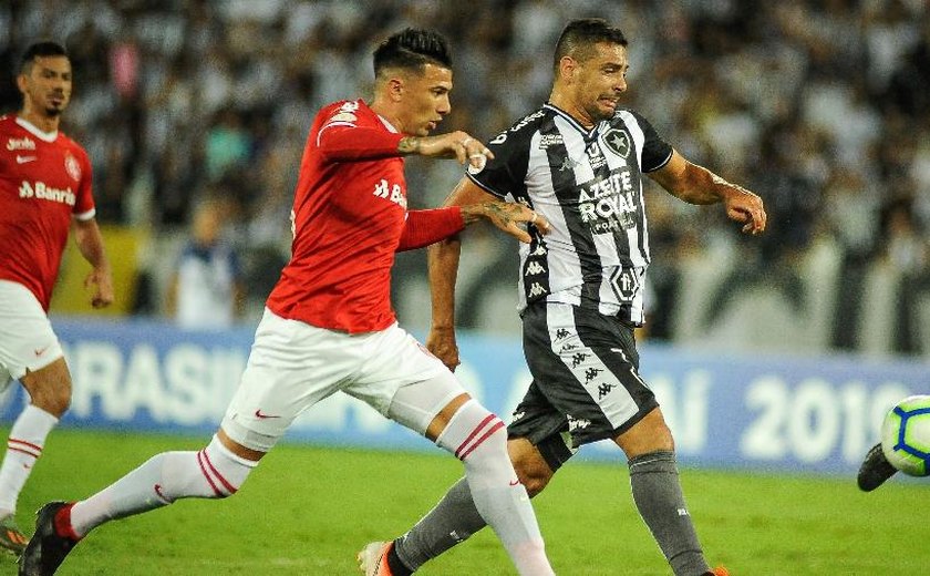 Botafogo x Internacional: onde assistir ao vivo ao jogo do Brasileirão