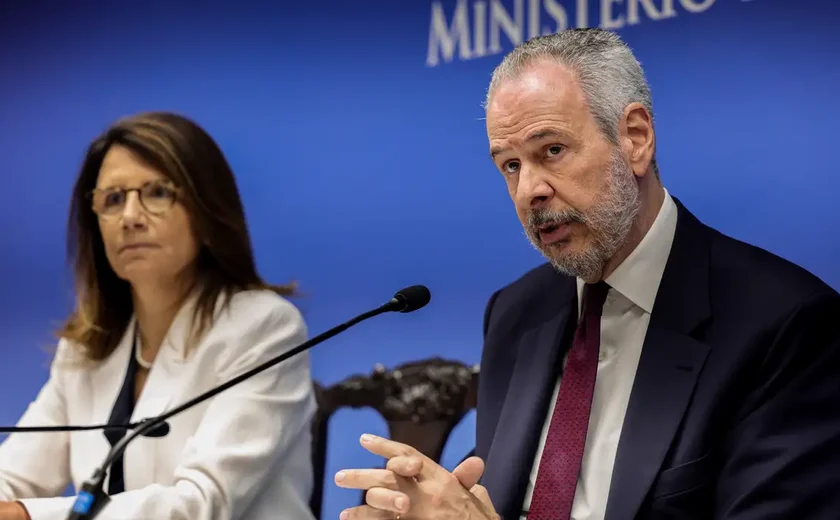 Embaixador que preside COP30 diz que procrastinar decisões sobre clima é 'desperdício'