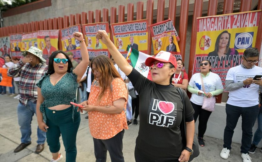 Sob protestos, Câmara do México inicia tramitação de polêmica reforma do Judiciário com aprovação preliminar