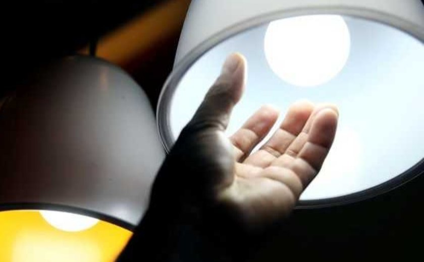 Inflação prévia de setembro sobe 0,48% puxada pela conta de luz, diz IBGE