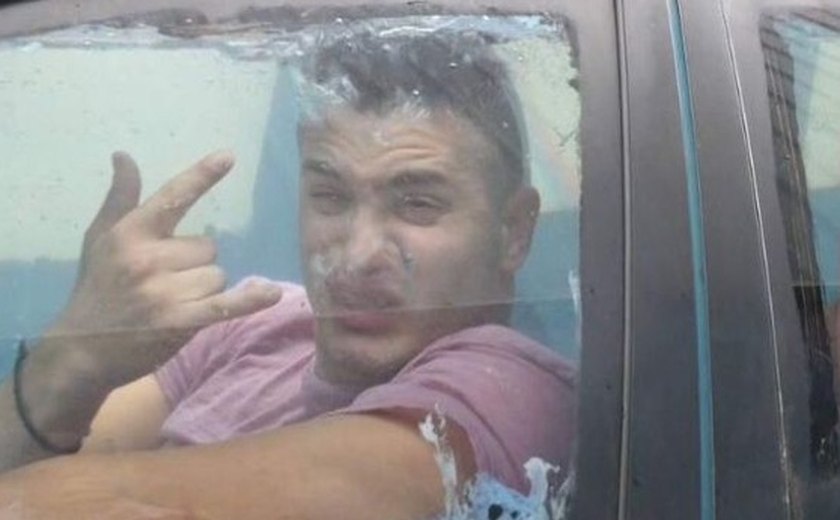 Youtuber de ‘pegadinhas’ é julgado em tribunal por dirigir carro cheio de água